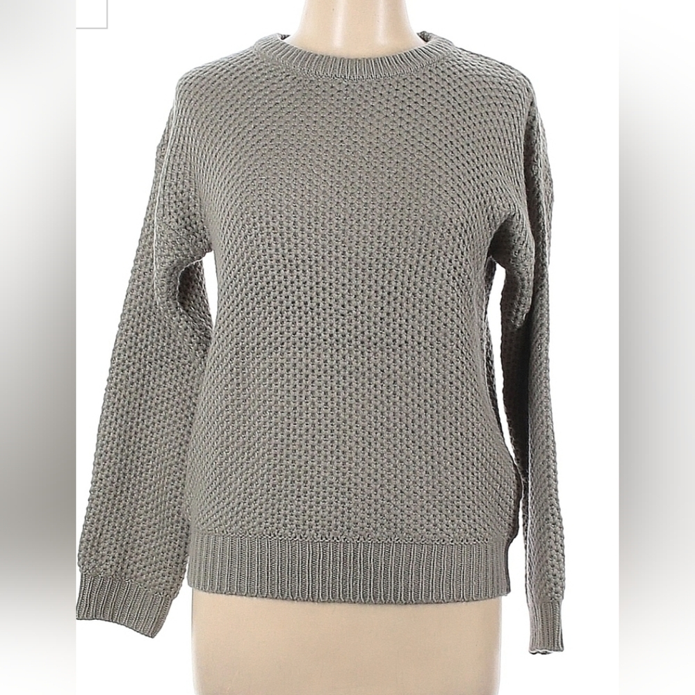 MAK SWEATER SIZE Large LONG SLEEVE Gray